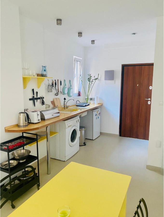 Your Lovely Central Home In Buzzing Exarchia Афины Экстерьер фото